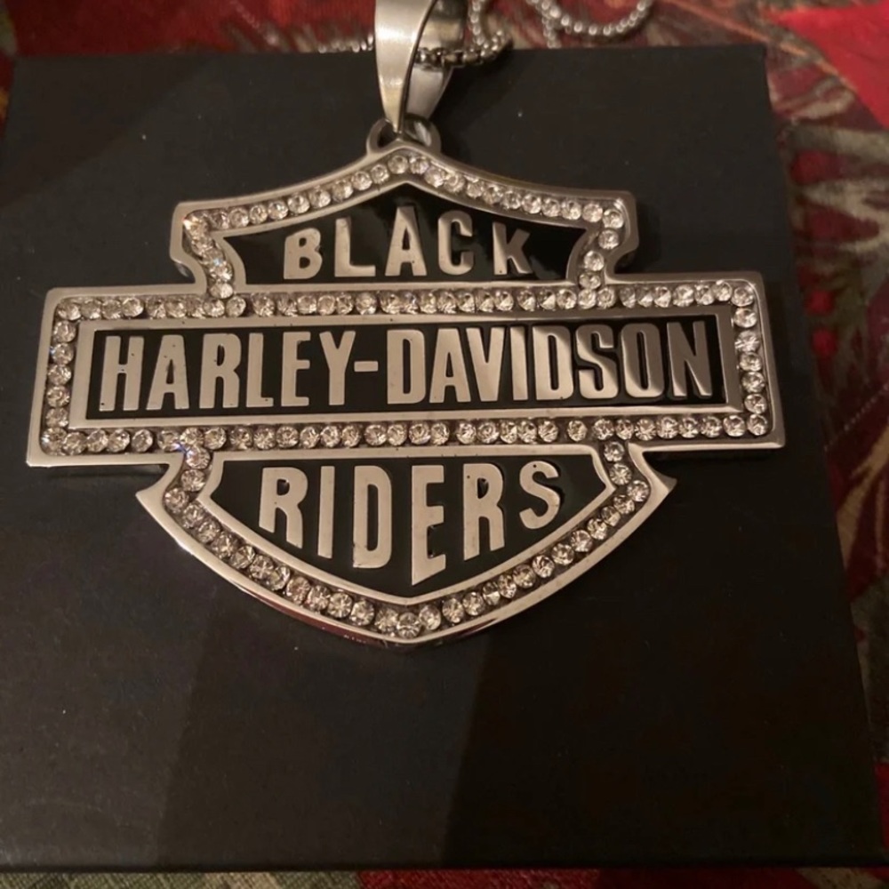 - - HD Black Rhinestone Necklace